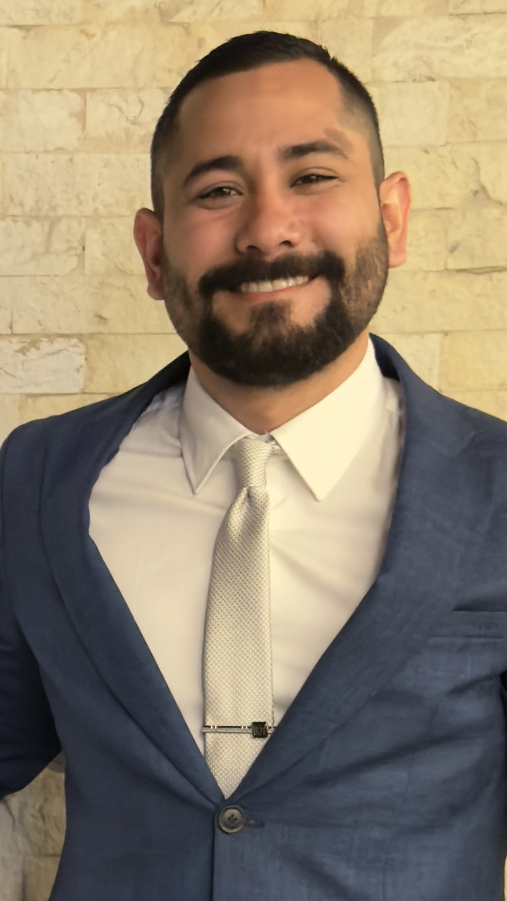 Omar Tua — CEO & Fundador de Akdemy
